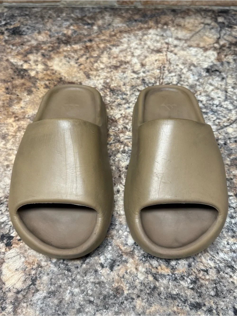 Adidas Yeezy Slide Size 4 Earth Brown